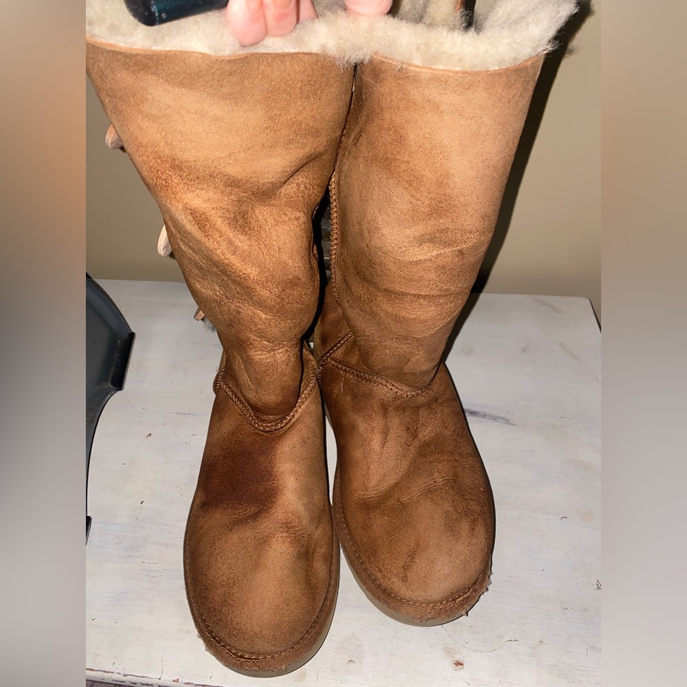 WOMENS UGG BOOTS